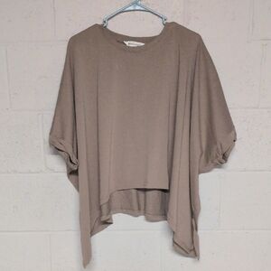 Davi and Dani Oversized Drop Shoulder Batwing Short Sleeve Top Size Small